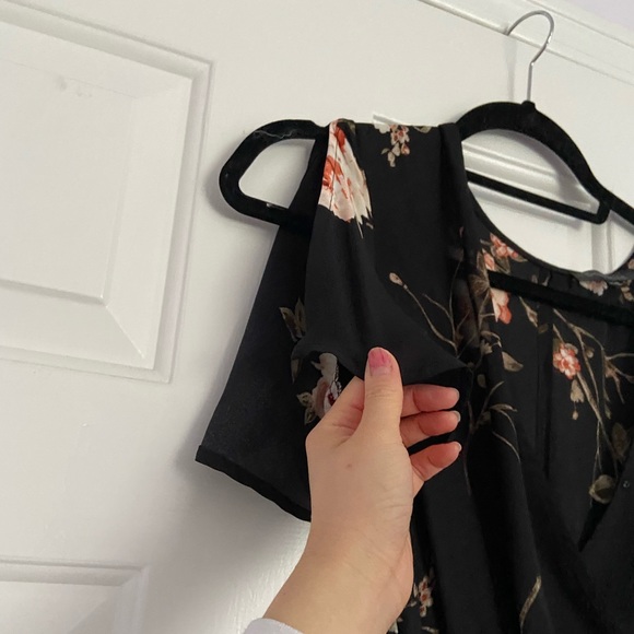 XS Dynamite Floral Maxi Dress (double leg slit) - Picture 3 of 5